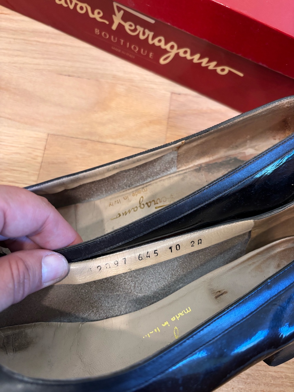 Salvatore Ferragamo black patent leather heels size US 10 - Picture 11 of 11